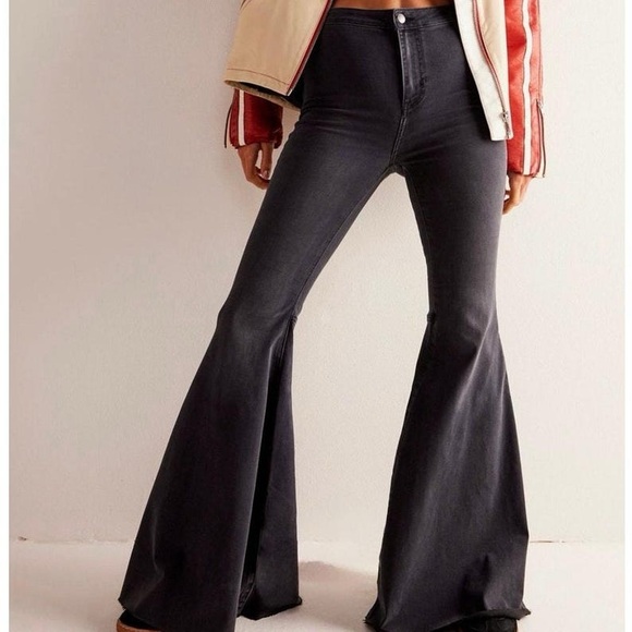 We The Free People Just Float On Bell Bottom Jeans Gray Flare sz 26 Sold Out NWT - Picture 1 of 12